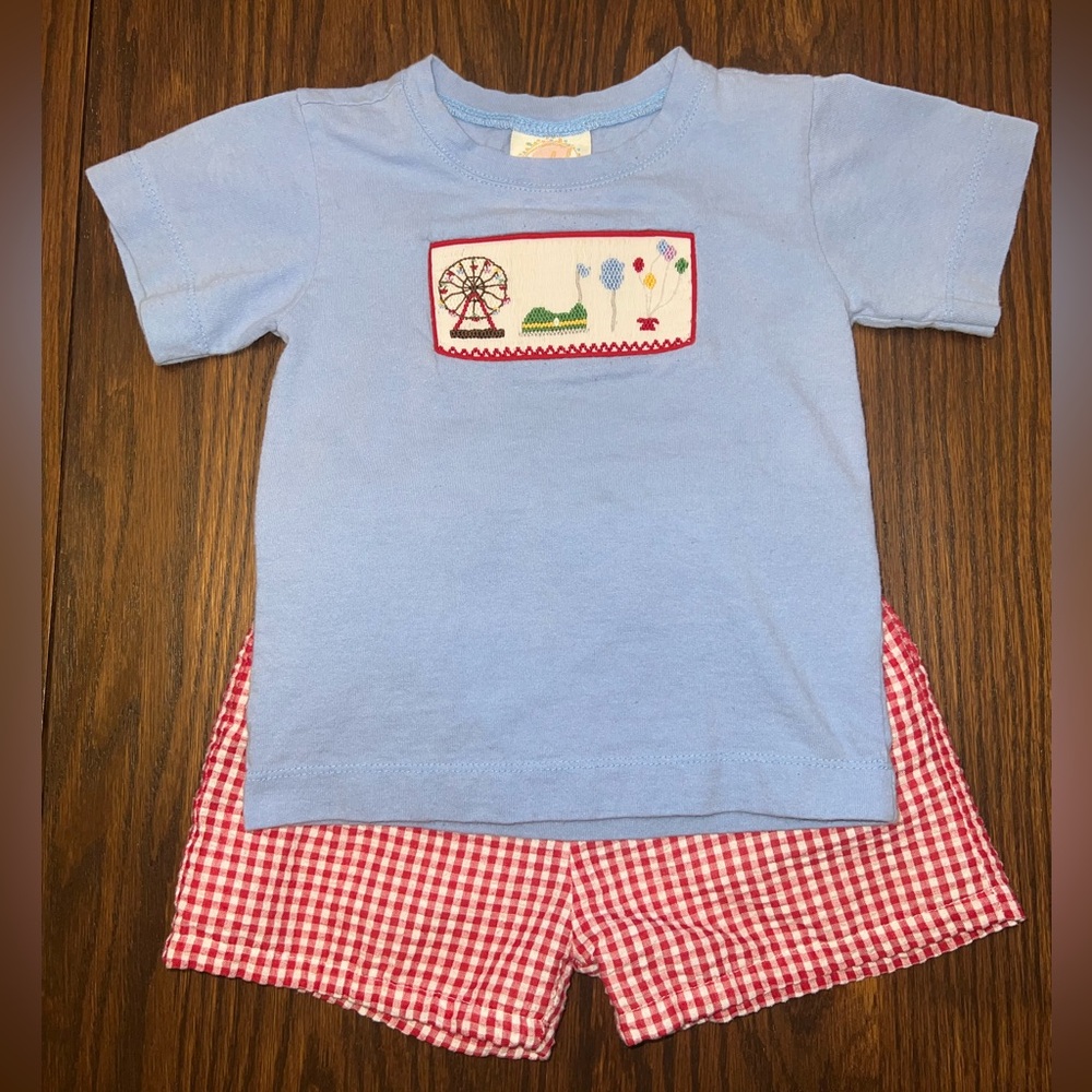 Taking to consignment tomorrow Boys smocked carnival set